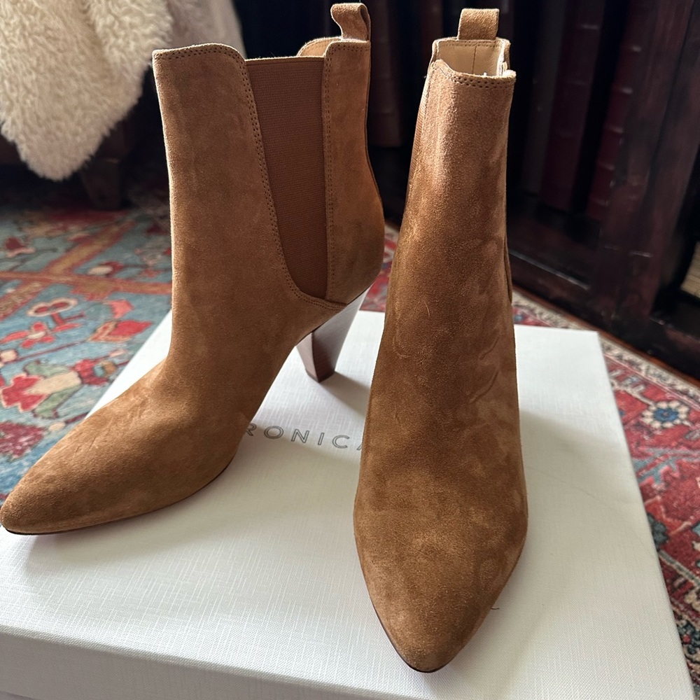 Veronica Beard. Baxter chelsea boot. Hazelwood size 8